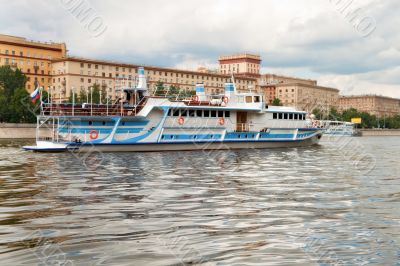 EXCURSION ON THE RIVER