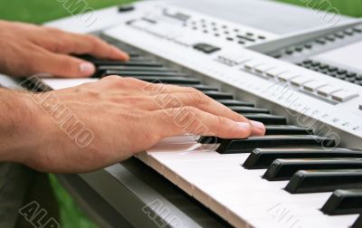 Keyboard player