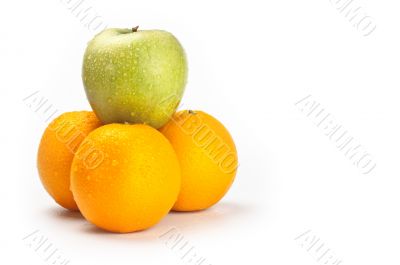 fruit pyramid with water drops