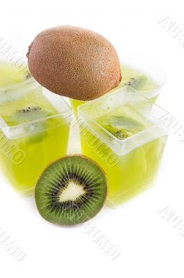 Jelly in glass and kiwi