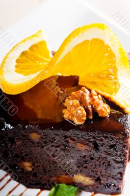 chocolate and walnuts cake