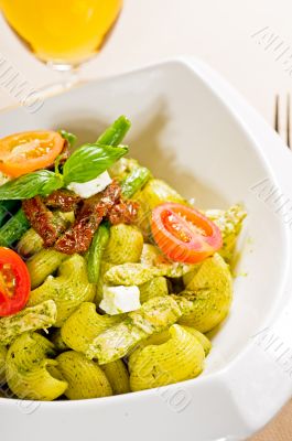 pasta pesto and vegetables