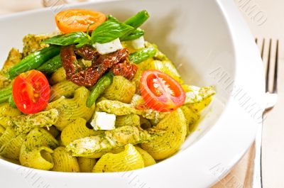 pasta pesto and vegetables