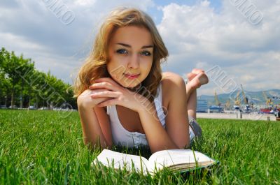 Girl reading outdoor
