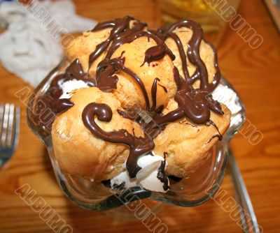 Profiteroles
