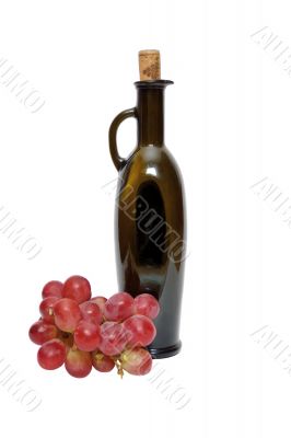 Bottle and grape bunch 