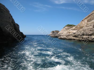 waves in south Corsica island