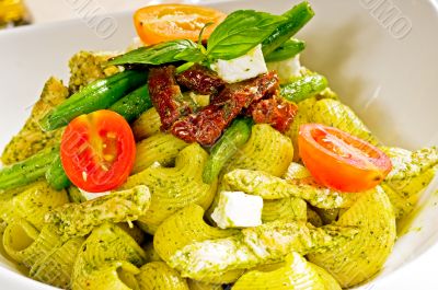 pasta pesto and vegetables