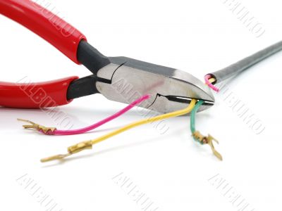 Cutting pliers