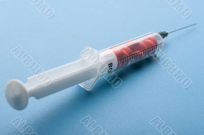 Tablet in syringe