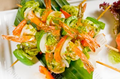 shrimps and vegetables skewers