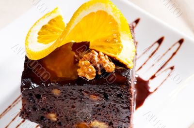 chocolate and walnuts cake