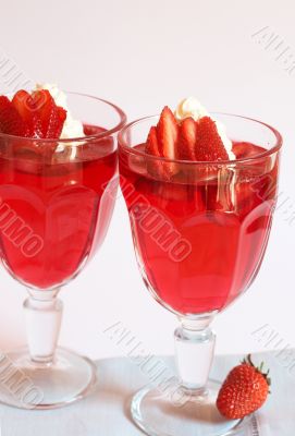 Strawberry jelly with cream 