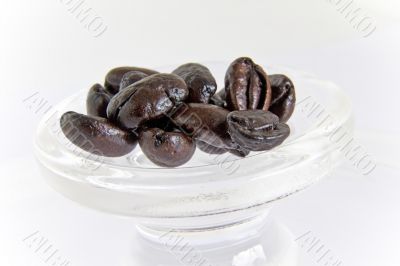 Roasted coffee beans