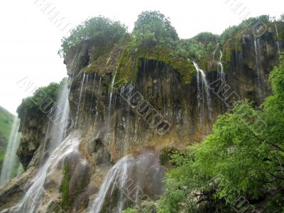 Kings` watrefall. 77 strings