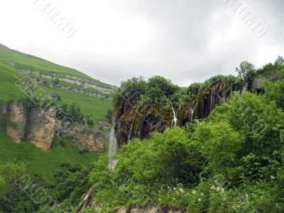 Kings` watrefall. 77 strings