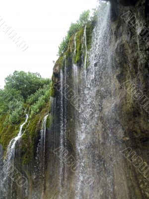 Kings` watrefall. 77 strings