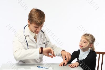 The doctor and the little girl