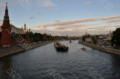 The moscow river in the evening