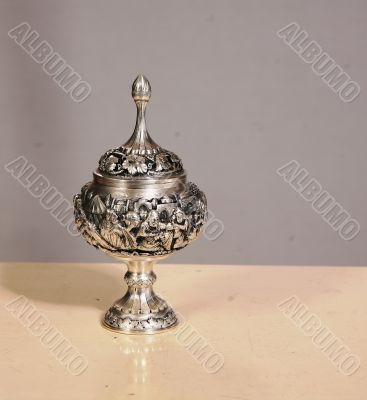 engraving vase