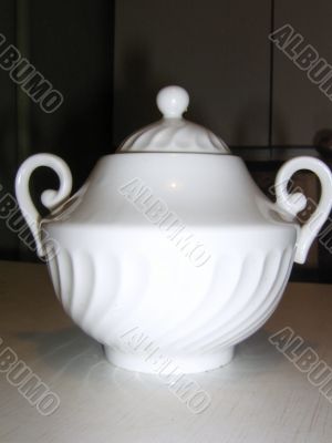 Porcelain sugar bowl.