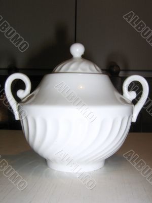 Porcelain sugar bowl.