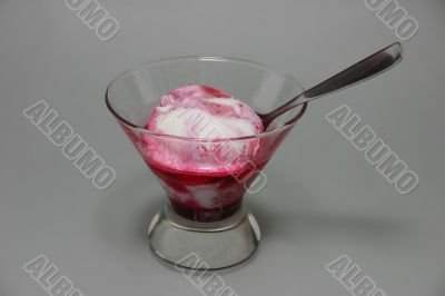Sundae with berry jam
