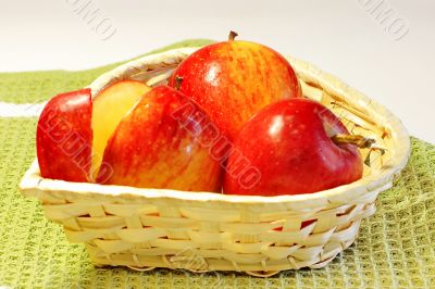  apples  