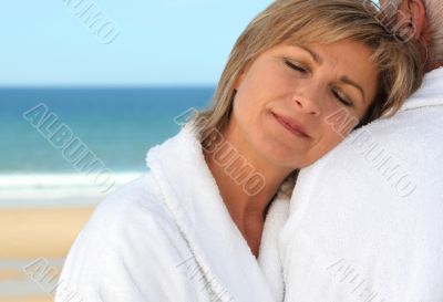 dozing, at, beach