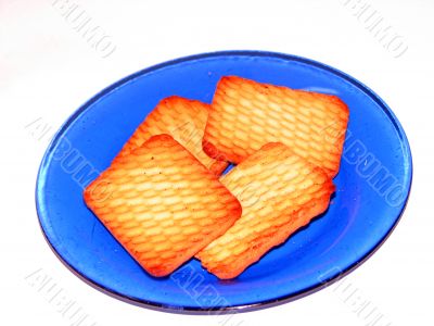 crackers on the blue dish