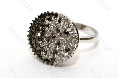 Ring with diamonds 