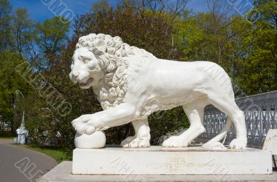 Lion sculpture
