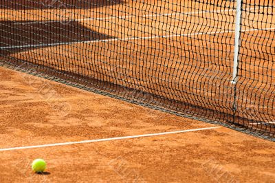 empty tennis court 