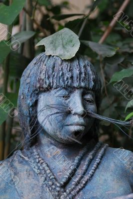 maja sculpture of a woman