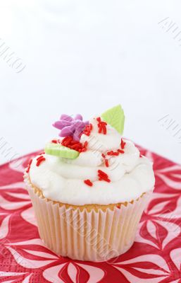 Vanilla cupcake with flower decorations