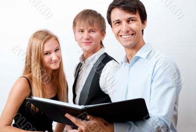 &Ntilde;loseup of adult teacher with students at the behind