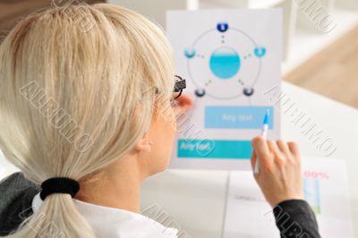 Portrait of an attractive business woman.