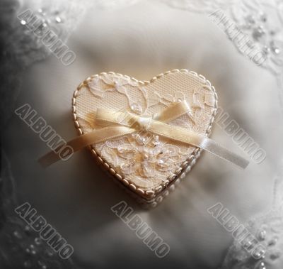 Box for wedding rings