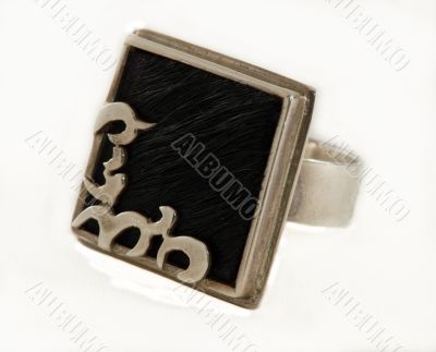 Pony ring