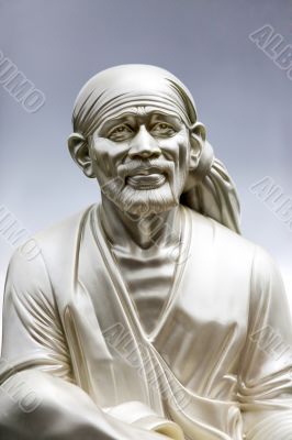 Statue at Grand Bassin lake