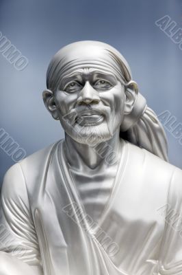 Statue at Grand Bassin lake