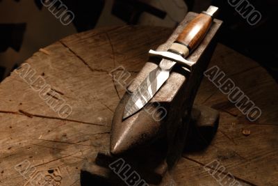 Damascus knife