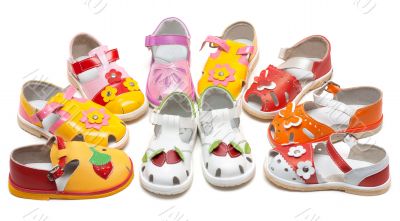 Baby sandals exposed by semicircle