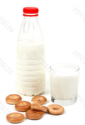 Bottle and glass milk with bagel