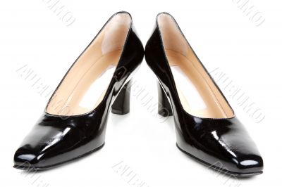 Black feminine varnished loafers