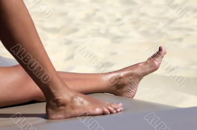 Female barefooted legs 