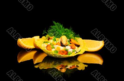 Salad of mussels with corn and peas