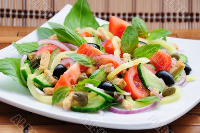 Vegetable salad with basil