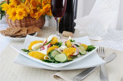 Vitamin salad with pink wine