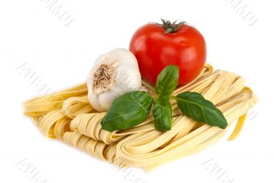 Spaghetti, garlic, tomatoes, basil